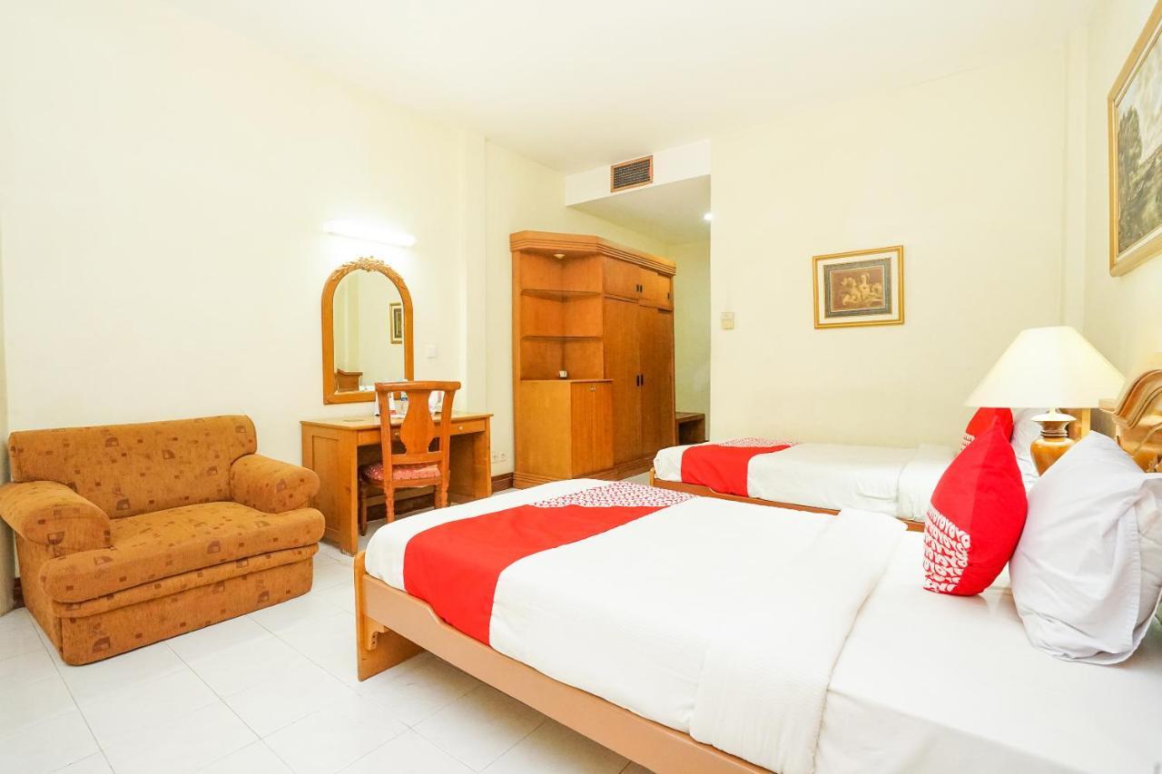 Oyo 395 Tretes Raya Hotel Prigen Exterior photo